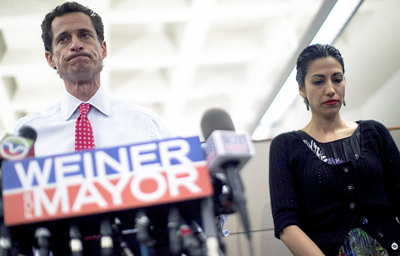 Anthony Weiner and Huma Abedin at a 2013 news conference.