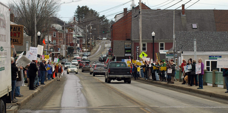 A recent rally on the bridge for health care rights. (Photo courtesy Eleanor Cade Busby)