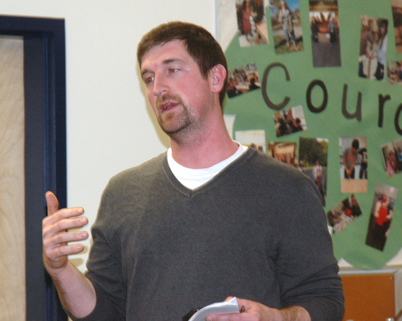 Ryan McNelly, of Waldoboro, suggests that RSU 40 would need more data before making a decision to alter current school start times. The RSU 40 Board of Directors unanimously voted to keep start times the same during a special meeting at Medomak Middle School on Thursday, March 30. (Alexander Violo photo)