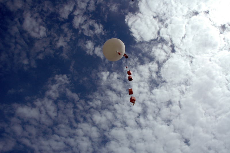A high-altitude balloon soars away with several payload boxes containing experiments from students at Jefferson Village School, Bristol Consolidated School, and Girl Scout Troop 700, of Jefferson. (Alexander Violo photo)
