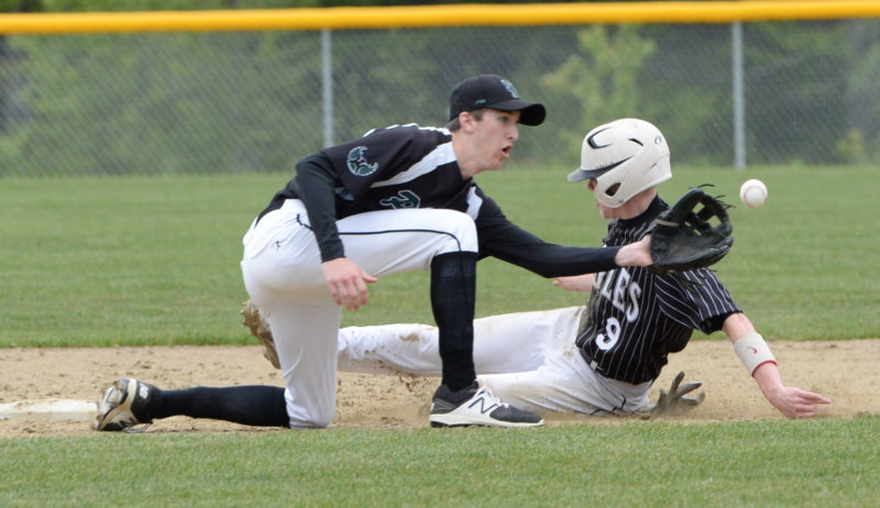 Baker Gove steals second for the Eagles. (Paula Roberts photo)