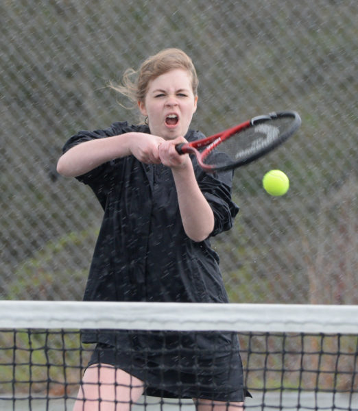 Kaitlyn Main returns a shot at the net for Wiscasset. (Paula Roberts photo)