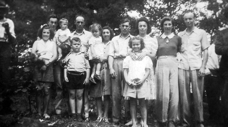 The Dodge family on July 4, 1944. (Photo courtesy Marjorie and Calvin Dodge)