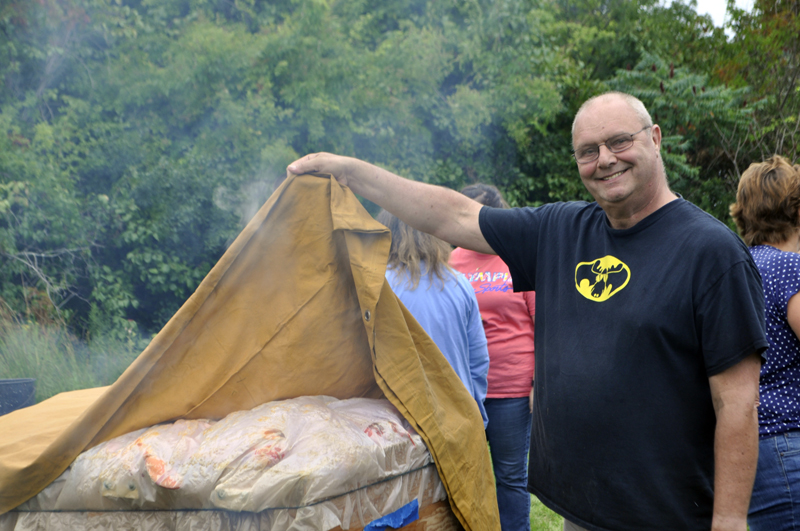 Bruce Bachelder is the king of the lobster bake! (Photo courtesy Kim Traina)