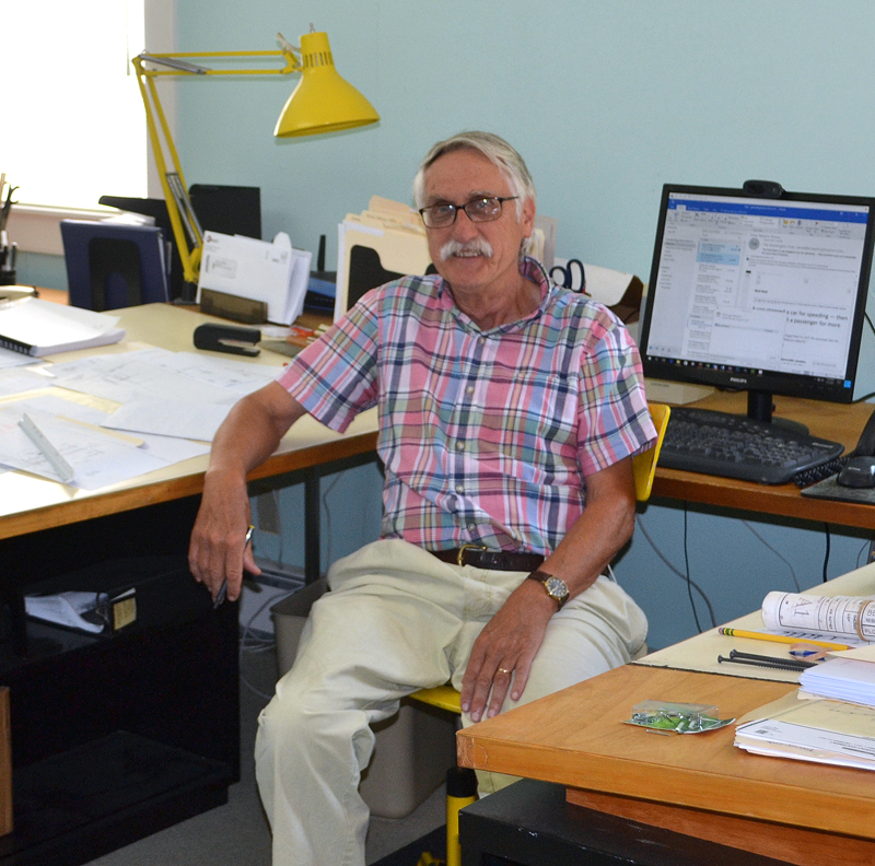 George Parker is resigning from the Damariscotta Board of Selectmen because he and his wife plan to move to Newcastle. (Maia Zewert photo, LCN file)