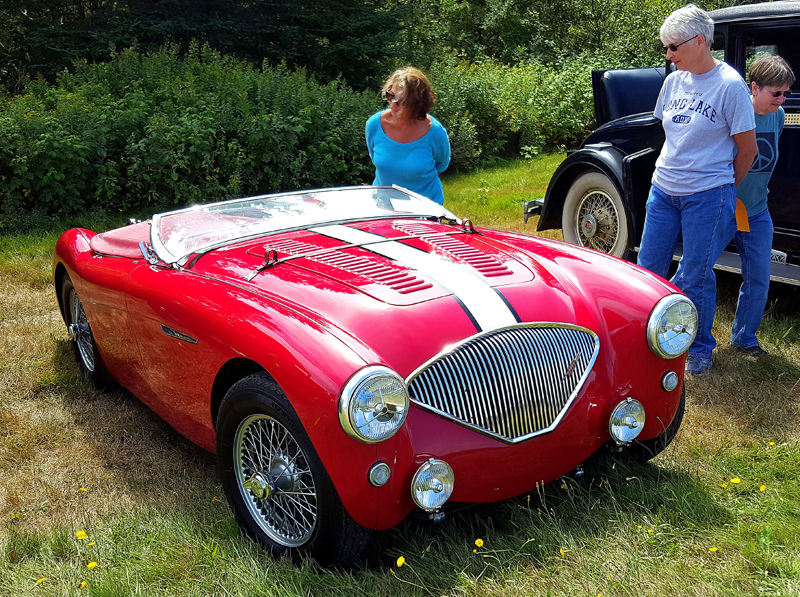 Tom Anderson's 1953 Austin Healey 100M, recipient of both the first place and the Kids' Pick trophies at the Olde Bristol Days Vintage Car Show. (Photo courtesy J. Friedman)
