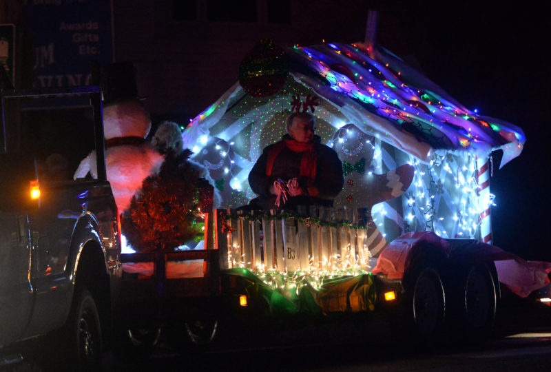 The Louis Doe Home Center float. (Paula Roberts photo) - The Lincoln ...