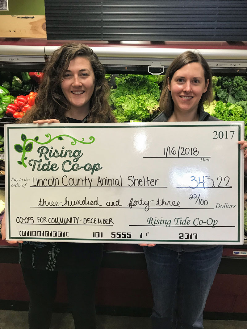 Anna DeGloria (left) of Rising Tide Community Market in Damariscotta and Kate Griffith of Lincoln County Animal Shelter in Edgecomb.