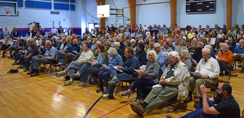 The audience for a gubernatorial candidates forum fills most of the gym at Great Salt Bay Community in Damariscotta on Saturday, May 12. (J.W. Oliver photo)