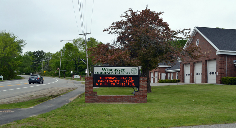 The sign outside the Wiscasset municipal building advertises an upcoming candidates forum. The Lincoln County News will host the forum, which will feature five candidates for three seats on the Wiscasset Board of Selectmen.