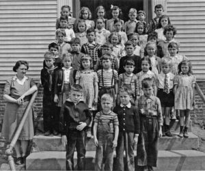 Franklin Grammar School, grades one through four, 1946. Everyone in this class photo made May baskets with the help of our teacher, Marion Smithwick. (Photo courtesy Marjorie and Calvin Dodge)