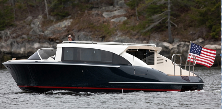 Hodgdon Tenders announces the launch of a 6.5-meter limousine tender.