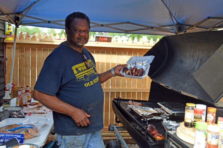 A Family Affair Mr. Ribs Opens on Main Street The Lincoln County News