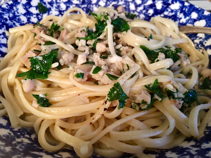 Linguine with white clam sauce, up close and personal. (Suzi Thayer photo)