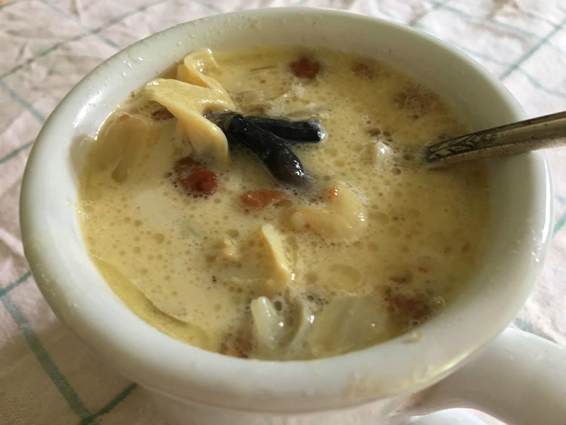 A cup o' clam chowder is almost as good as a bowl. (Suzi Thayer photo)