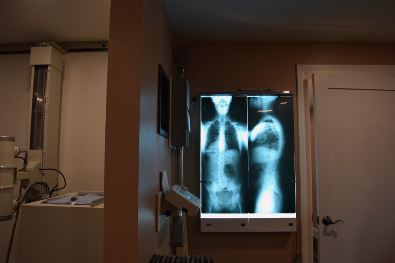 An X-ray machine at Spine By Design. (Jessica Clifford photo)