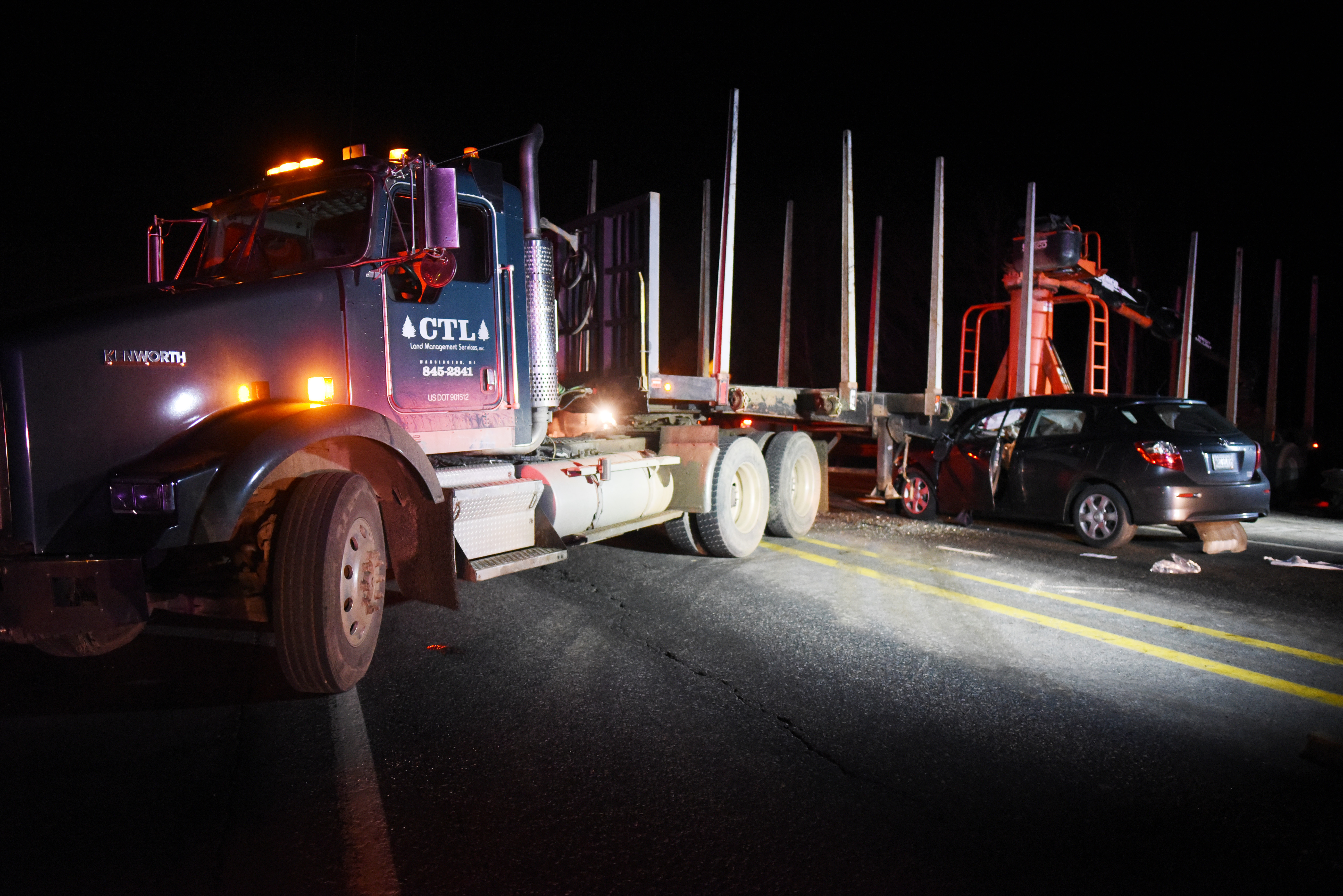 Collision of Car and TractorTrailer Closes Route 1 in Damariscotta