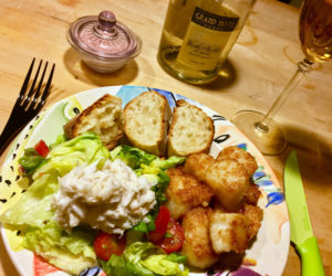 Pan-fried scallops, salad topped off with fresh crabmeat, and crusty bread made for a sublime dinner. (Suzi Thayer photo)