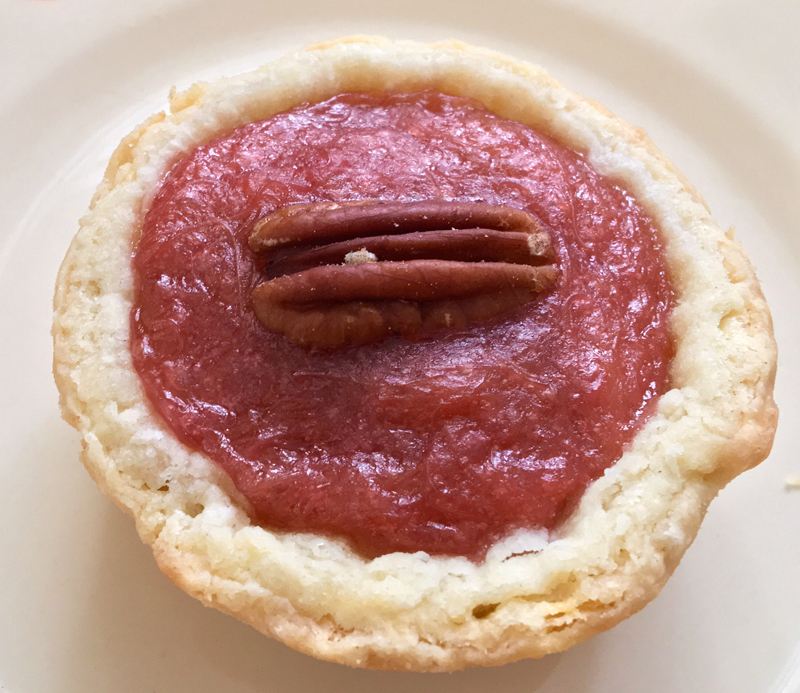 An adorable, delectable little rhubarb cup-pie. (Suzi Thayer photo)