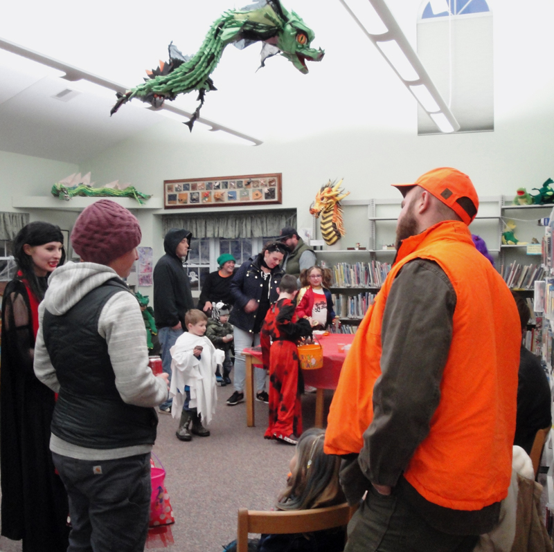 Waldoboro Public Library Celebrates Halloween The Lincoln County News