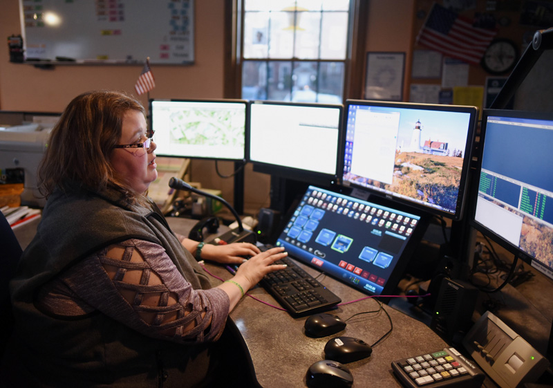 Dispatcher Emily Snowman works at the Lincoln County Communications Center on Thursday, Jan. 10. (Jessica Picard photo)