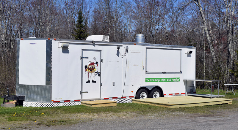 Delano Seafood will serve crab and lobster rolls, fried seafood, and ice cream from a food wagon next to the seafood market on Route 1 in Waldoboro. The wagon was formerly at Old Orchard Beach. (Alexander Violo photo)