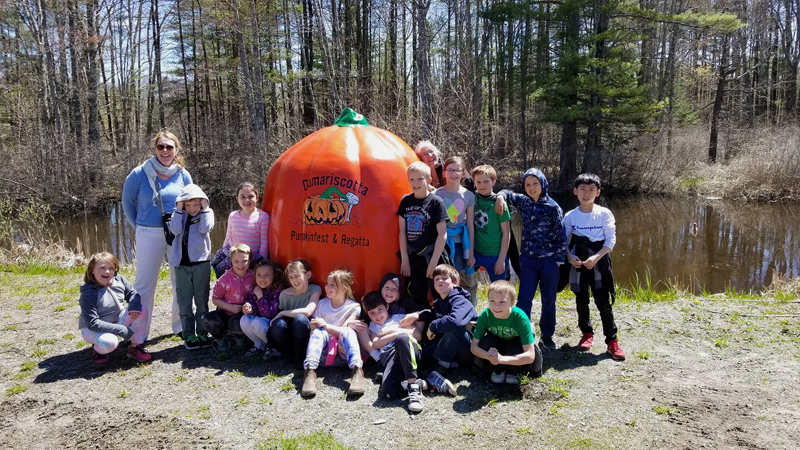 GSB third graders with teacher Jen Gregg at at the May 9 pumpkin seed prep event.