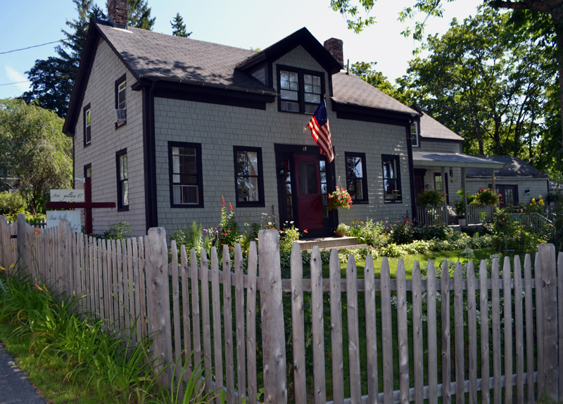 Kevin and Ammi Chung's home at 87 Federal St. in Wiscasset also serves as an art gallery and bed-and-breakfast. (Charlotte Boynton photo)