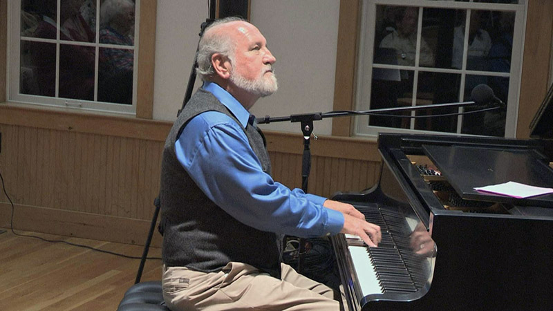 Glenn Jenks at the piano. (Photo courtesy Aaron Robinson)