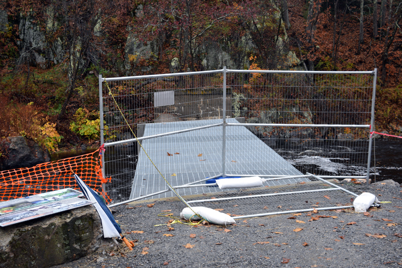 A fence blocks off the new overlook at the Head Tide Dam, which does not yet have railings. (Jessica Clifford photo)