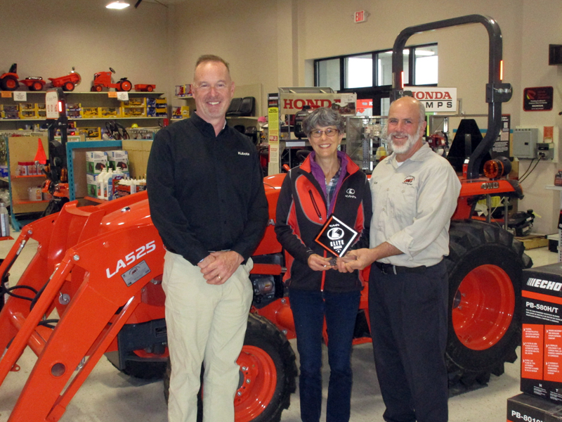 Kubota Tractor Corp. is pleased to honor Union Farm Equipment, located in Union, with Kubotas Elite Award of Excellence.