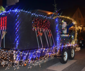 The Lincoln County Sheriff's Office won best town/municipal parade entry. (Maia Zewert photo, LCN file)