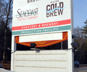 A temporary sign announces the new location of Seacoast Coffee Co. at 564 Bath Road in Wiscasset. (Charlotte Boynton photo)