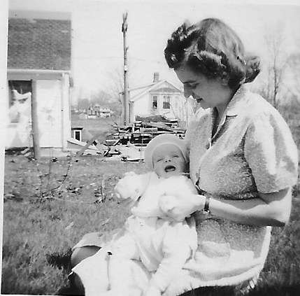 Gina Rayburn holds her son Jimmy Doore in 1943. (Photo courtesy Vicki Loveridge)