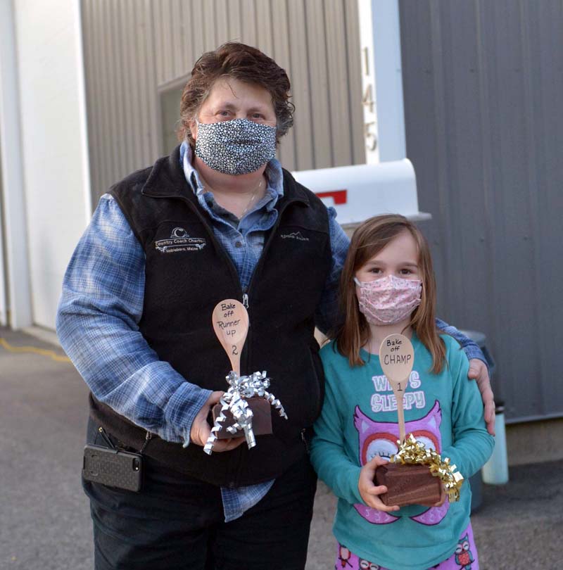 Talia Brown won a bake-off contest over her aunt, runner-up Darcy Knof. (Paula Roberts photo)