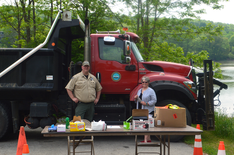 Waldoboro Cleanup Fills Dump Truck The Lincoln County News