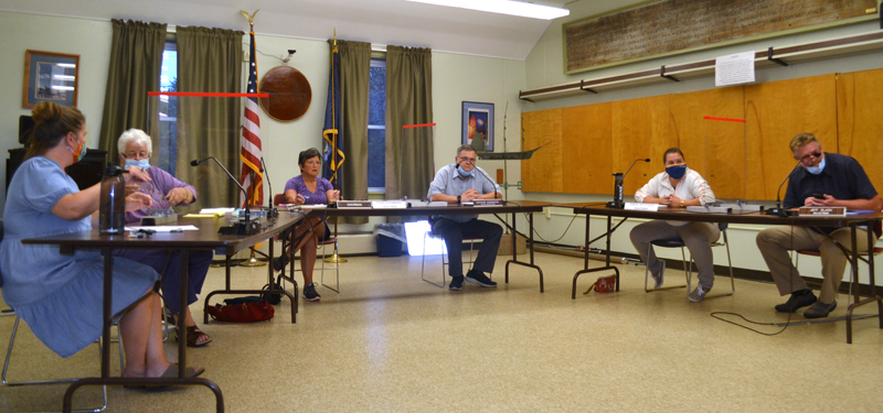 The Wiscasset Board of Selectmen holds an emergency meeting Thursday, Sept. 10. From left: Selectmen Kimberly Andersson, Katharine Martin-Savage, and Pamela Dunning; Town Manager Dennis Simmons; and Selectmen Sarah Whitfield and Jefferson Slack. (Charlotte Boynton photo)