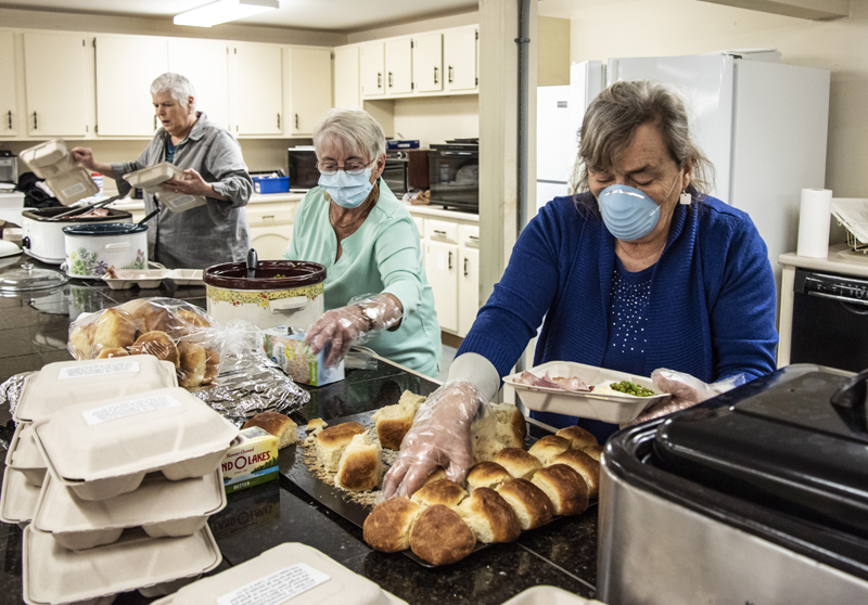 A Curbside Christmas Dinner with the Lincoln County Assembly of God