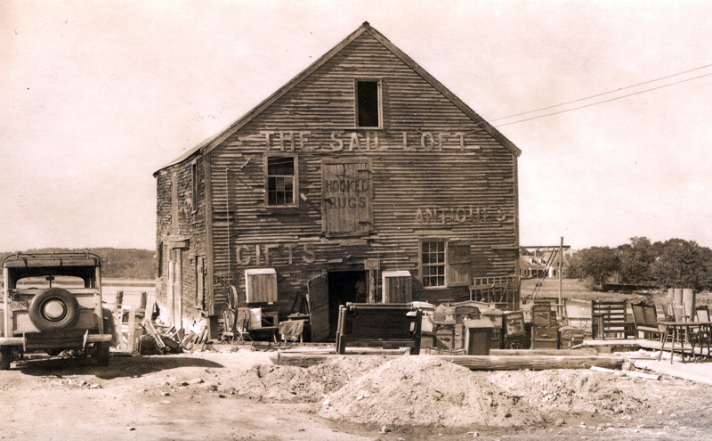 The Sail Loft was an antique and gift shop run by the Williams around 1946. (Postcard courtesy Calvin Dodge)