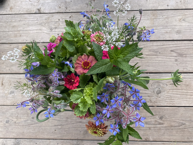 Veggies to Table is spreading flower love to those in need of joy. (Photo courtesy Veggies to Table)