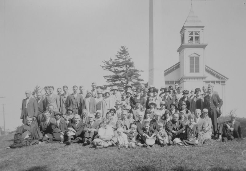 Members of the men's and women's clubs of the First Baptist Church of Nobleboro, 1929. (Photo courtesy Nobleboro Historical Society)