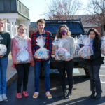 LA Students Donate Thanksgiving Baskets to Food Pantry