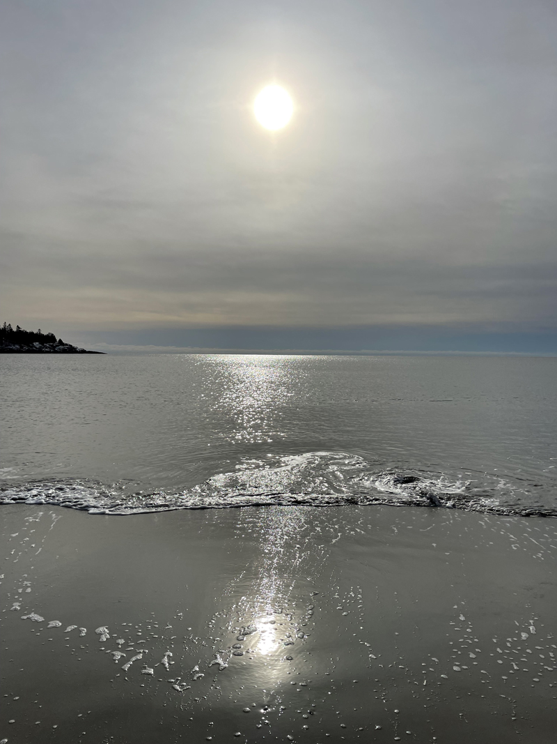 Filtered sunlight at Popham Beach on Dec. 27, 2021. (Raye S. Leonard photo)