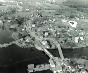 The arrow indicates the Franklin School on the Mills Road. (Photo courtesy Newcastle Historical Society Museum)