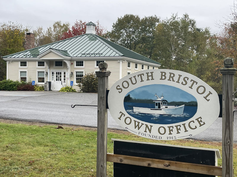 The South Bristol town office. South Bristol Town Clerk Brenda Bartlett and treasurer Audrey Prior handed in their letters of resignation to the South Bristol Select Board prior to its Thursday, Oct. 12 meeting. Bartlett will be staying through Nov. 10 to help with elections and Prior's last day was Tuesday, Oct. 17. (Johnathan Riley photo)