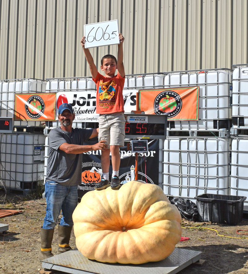 Two State Records Smashed at Pumpkin Weigh-Off Despite Dry Season