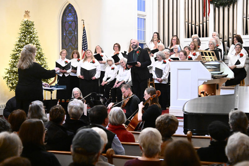 Sheepscot Valley Chorus performs with David Myers-Wakeman in 2024. (Photo courtesy Bob Crink)