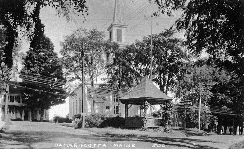 A postcard of the Damariscotta Baptist Church. (Photo courtesy Calvin Dodge collection)